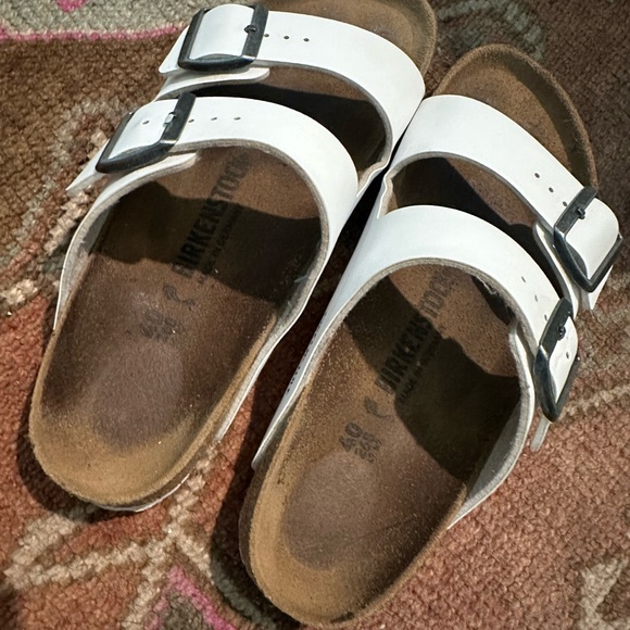 White Birkenstocks! π©΄βοΈποΈ - Picture 4 of 4